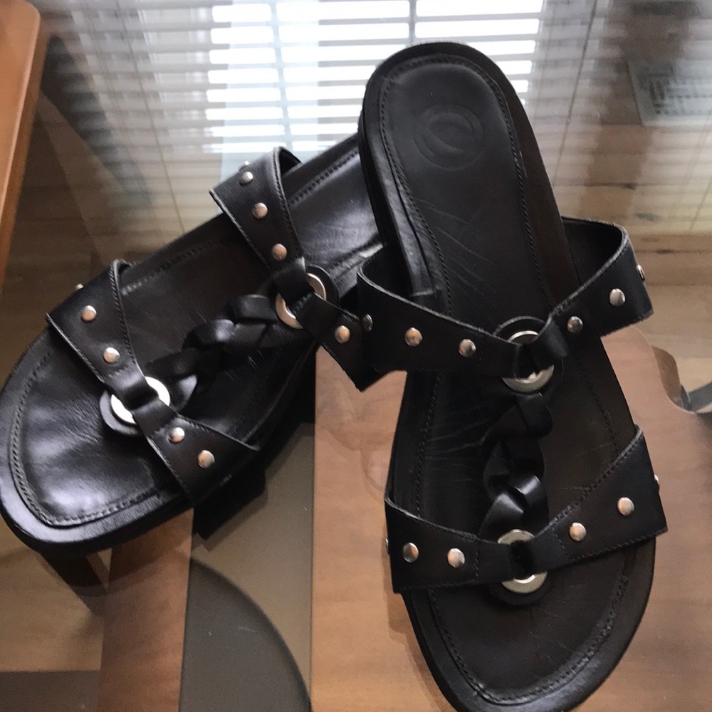 Earth Nature black sandals size 10